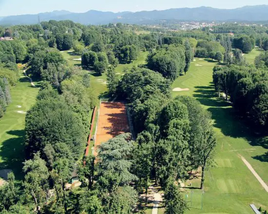 9 notti al Le Robinie Golf & Resort e 5 green fee a persona (Golf Club La Pinetina, Le Robinie, Barlassina, Carimate e Monticello)