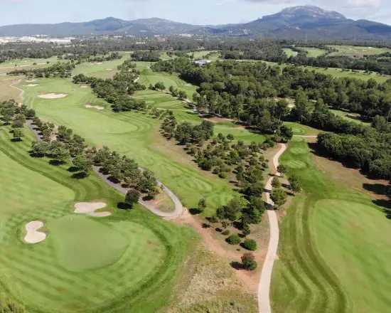 5 Übernachtungen im Hotel Atenea Port Barcelona mit Frühstück und 2 Green Fees (La Roca Golf & Real Club de Golf El Prat)