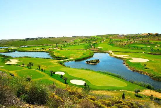 7 Übernachtungen mit Frühstück im Grand House inklusive 3 Greenfees pro Person (Castro Marim Golf and Country Club, Quinta do Vale Golf und Isla Canela Old Course).