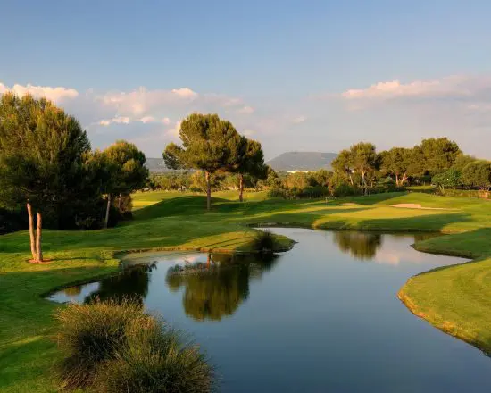 7 nights at Marriott's Club Son Antem including 3 green fees (Golf Son Antem) and gastronomic tasting of Mallorcan wines and local delicacies.