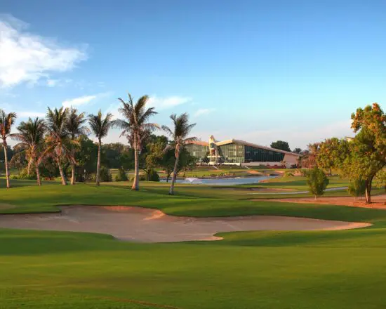 7 Übernachtungen mit Frühstück im Westin Abu Dhabi Golf Resort & Spa inkl. 3 Green Fees pro Person (1x Yas Links & 2x Abu Dhabi Golf Club)