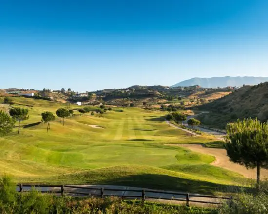 7 Übernachtungen mit Frühstück im Hotel La Zambra GL inklusive 3 Greenfees pro Person (Calanova Golf Club, Alhaurín Golf und Marbella Golf Country Club).