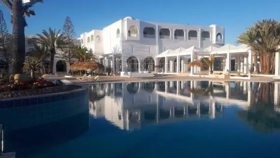 10 Nächte im Djerba Golf Resort & Spa mit Vollpension und 4 Greenfees
