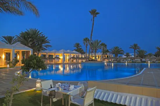 7 notti presso il Djerba Golf Resort & Spa con trattamento di pensione completa e 3 Green Fees