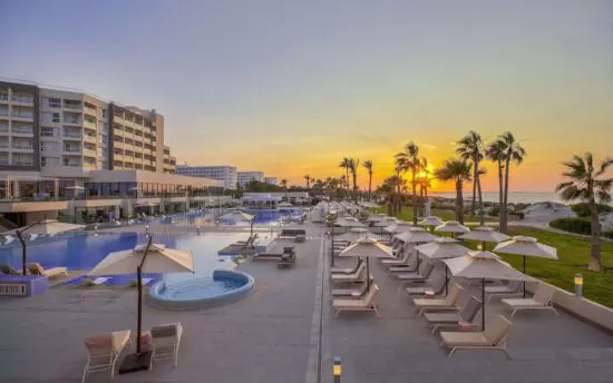 7 notti all'Hilton Skanes Monastir Beach Resort con mezza pensione e 3 green fee