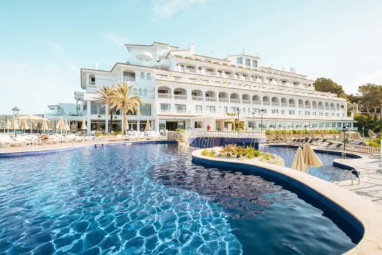 3 nights at Sentido Punta del Mar and 1 green fee per person (Santa Ponsa Golf Club 1)