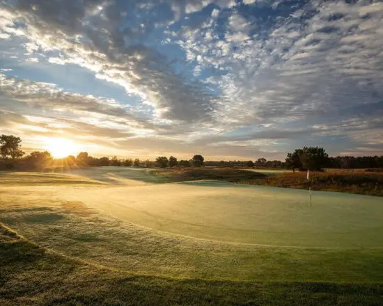 3 Nächte im Golf du Médoc Resort mit Desayuno und 2 Greenfees pro Person (1x Médoc Golf Club - Les Chateaux, 1x Médoc Golf Club - Les Vignes)