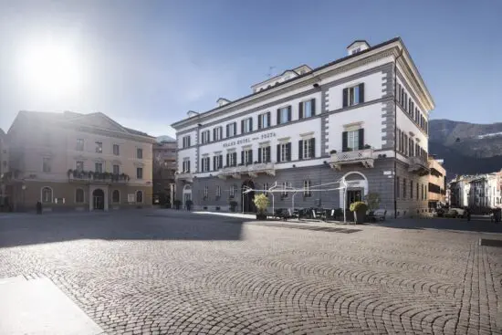 3 notti con prima colazione al Grand Hotel Della Posta, incluso il golf illimitato (Valtellina Golf Club)