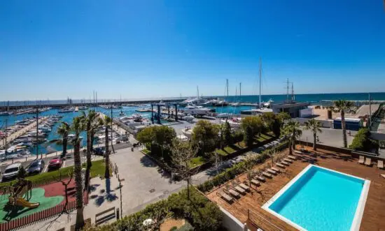 3 noches en el Hotel Atenea Port Barcelona con desayuno y 1 Green Fee (Golf La Roca)