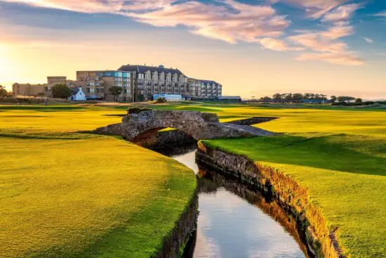 3 Übernachtungen mit Frühstück im Old Course Hotel, ein Greenfee pro Person (The Duke's Course) und ein Rundgang mit luxuriöser Cocktailparty