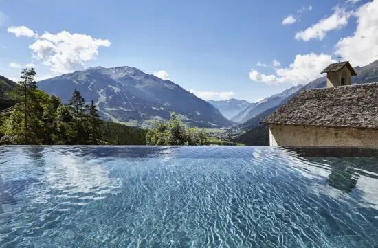 3 Übernachtungen mit Frühstück im QC Terme Hotel Bagni Vecchi und tägliches Greenfee (GC Bormio)