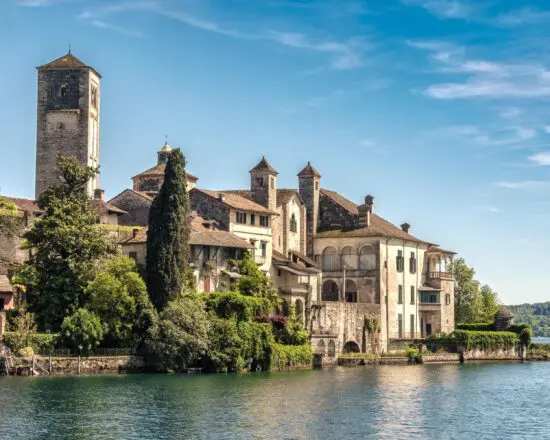 4 notti all'Hotel Castello dal Pozzo con prima colazione più 2 green fee (GC Bogogno e GC Alpino di Stresa)