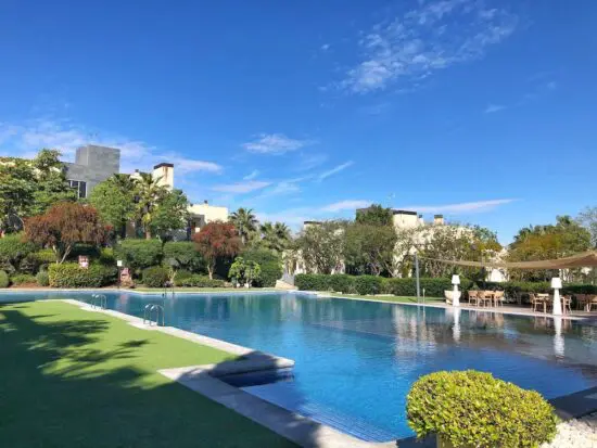 5 nights with breakfast at El Plantio Golf Resort including 2 green fees per person (El Plantio Golf Club and Alicante Golf).