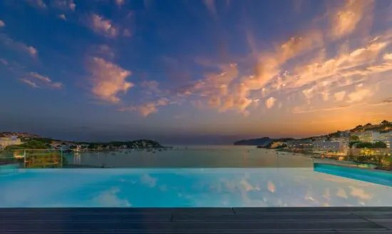 5 nights at the H10 Casa del Mar and 2 green fees per person (Santa Ponsa Golf Club 1 & T-Golf)