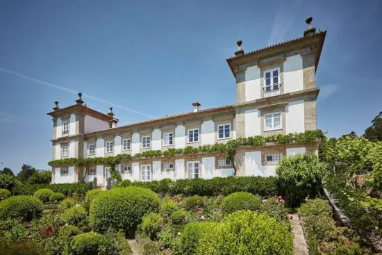 5 nights with breakfast in Paço de Calheiros including 2 Green fees (Axis Golfe Ponte de Lima)