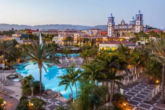 5 nights at Lopesan Villa del Conde Resort & Thalasso with breakfast included and 3 green fees (GC Maspalomas, GC Meloneras, GC Salobre)