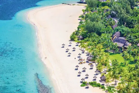 7 nights half board at Dinarobin Beachcomber and 3 green fees per person (GC Paradis and Mont Choisy)