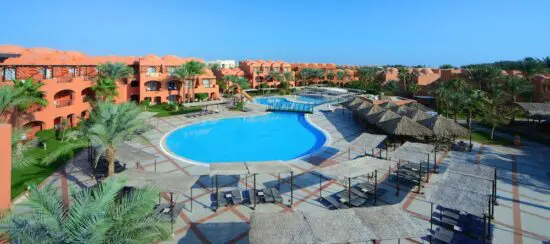 7 nights with all inclusive at the Jaz Makadi Oasis Club and 3 green fees per person (2x GC Madinat Makadi & 1x El Gouna GC)