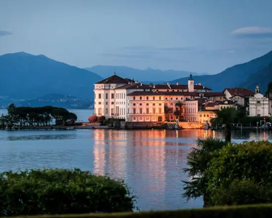 7 nights with breakfast at Villa e Palazzo Aminta Hotel Beauty & SPA and 3 Green Fees per person (2x Golf Club Des Iles Borromées & 1x Golf dei Laghi)