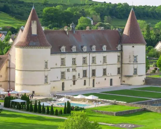 7 nights at Hotel Golf Chateau de Chailly including 3 Green Fees per person at Golf du Château de Chailly