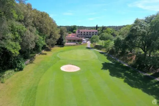 7 nights with breakfast at Hôtel Golf Château de la Bégude including a 3 Green fees package per person (Grande Bastide/Opio-Valbonne/Roquebrune)