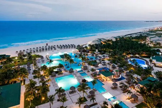 7 nights at Iberostar Selection Cancun including 3 Green Fees per person at the Iberostar Cancun Golf Club