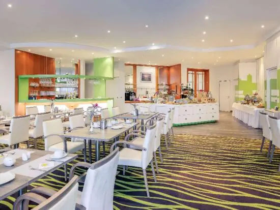 7 nuits avec petit-déjeuner au Mercure Hotel Greifswald, y compris 3 Green fees par personne (Golfpark Strelasund)