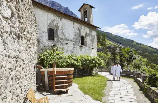 7 nights with breakfast at QC Terme Hotel Bagni Vecchi and 3 daily green fees per person (GC Bormio)