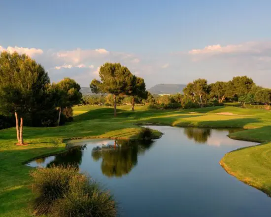 7 notti al Marriott's Club Son Antem con 3 green fee (Golf Son Antem) e degustazione gastronomica di vini di Maiorca e specialità locali.