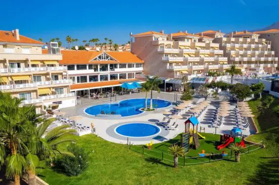 7 Noches con desayuno en el Hotel Tropical Park en Callao Salvaje con 3 green fees (1x Abama Golf, 1x Golf Costa Adeje, 1x Golf Las Américas)