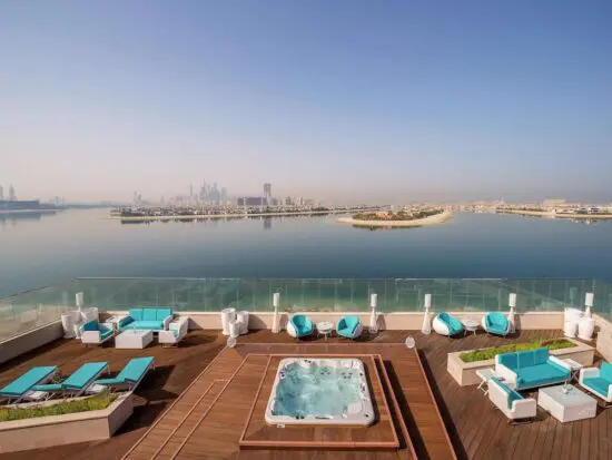 10 nuits avec petit-déjeuner au The Retreat Palm Dubai MGallery by Sofitel, y compris 4 Green Fees par personne au Els Club Dubai, Arabian Ranches Golf Club, Emirates Golf Club et Jumeirah Golf Estates.