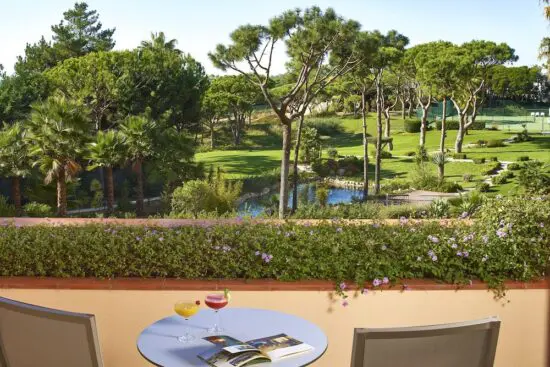 10 nuits à l'hôtel Quinta do Lago avec petit-déjeuner inclus et 4 green fees (1x GC Quinta do Lago, 1x GC Pinheiros Altos, 1x GC Vale do Lobo, 1x GC Quinta do Lago South)