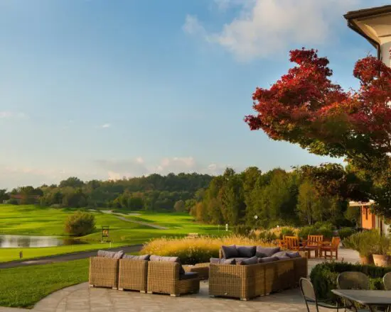 3 nuits au Bogogno Golf Hotel avec petit-déjeuner, 1 green fee par personne (Golf Club Bogogno) et 1 dîner dans un restaurant de notre programme culinaire.