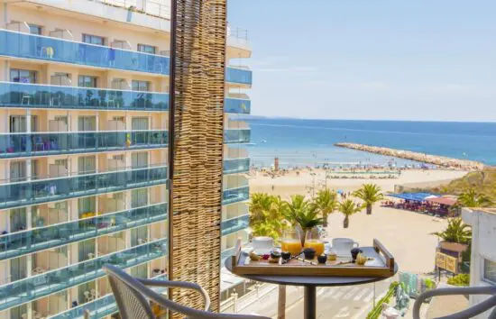 3 noches en Hotel Golden Costa Salou -Sólo Adultos- desayuno incluido + 1 Green Fee (Club de Golf Infinitum)