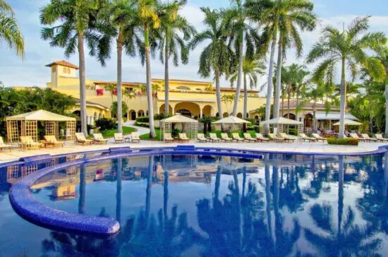 3 notti all inclusive a Casa Velas - Solo adulti e un green fee a persona (Vista Vallarta Club de Golf - Jack Nicklaus Signature Course).