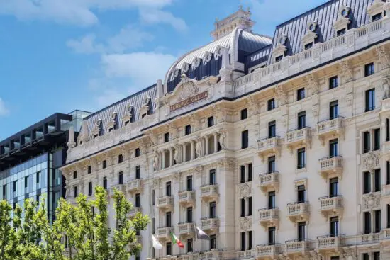 3 nuits avec petit-déjeuner à l'hôtel Excelsior Gallia, y compris un Green fee par personne (Molinetto Country Club)