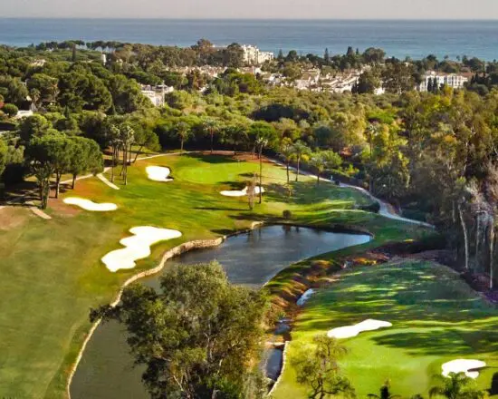 3 nuits avec petit-déjeuner à l'hôtel Molo 44 Suites et 1 green fee par personne (GC El Paraíso)