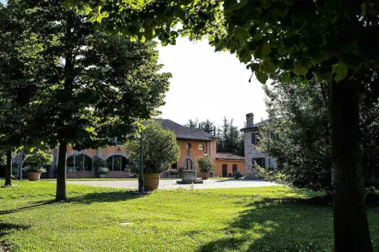 3 nuits avec petit-déjeuner au Relais Cascina Scottina, y compris 1 Green fee par personne (Croara Country Club)