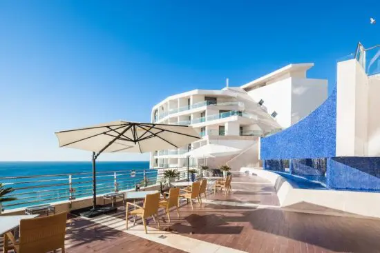 3 nuits avec petit-déjeuner au Sesimbra Hotel & Spa, y compris un green fee par personne (Quinta do Peru Golf & Country Club)