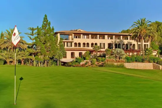 5 Nächte mit Frühstück im Sheraton Arabella Golf Hotel und 3 Green Fee je Person (GC Son Quint, Son Vida und Son Muntaner)