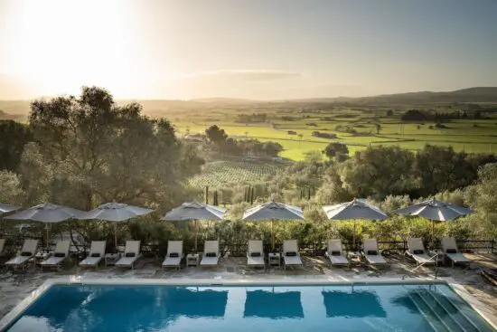 7 nuits à la Finca Serena et 4 green fees par personne (Alcanada, Son Muntaner, Son Gual, T-Golf) et voiture de location.