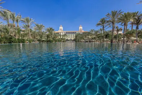 7 Übernachtungen mit Frühstück im Lopesan Costa Meloneras Resort & Spa inklusive 3 Green Fees pro Person in Maspalomas Golf, Salobre Golf und Lopesan Meloneras Golf