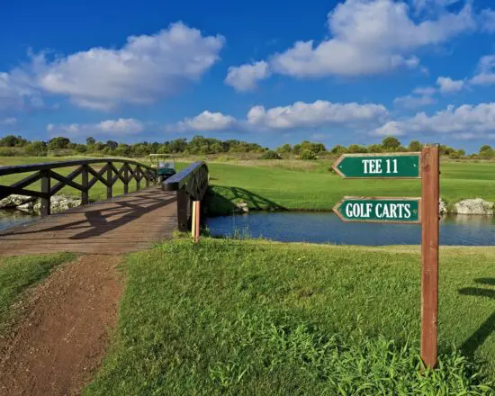 7 nuits avec petit-déjeuner à l'Acaya Golf Resort, y compris 3 Green Fees (Acaya Golf Club)