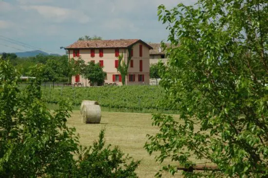 7 nuits avec petit-déjeuner à l'Agriturismo La Razza et 3 green fee par personne (Matilde Golf Club, San Valentino Golf Club et Modena Golf & Country Club)