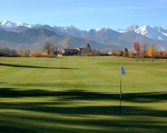 7 Übernachtungen mit Frühstück im Arborina Relais inklusive 3 Green Fees pro Person (Cherasco, La Margherita & i Ciliegi)