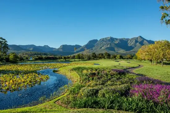 7 nuits avec petit-déjeuner à l'hôtel Fancourt, y compris 7 Green Fees par personne (terrains de golf Outeniqua & Montagu)