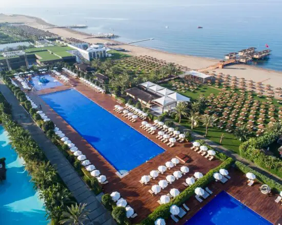 7 Übernachtungen im Maxx Royal Hotel all inclusive mit 4 Green fees pro Person (GC 3 auf Montgomerie und 1 auf Kaya)