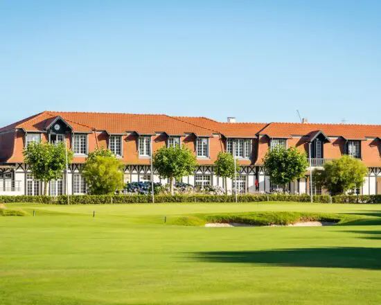 7 Übernachtungen im Sofitel Biarritz Le Miramar Thalassa Sea & Spa mit Frühstück und 3 Green Fees pro Person (2x Biarritz Le Phare, 1x Chiberta Golf)