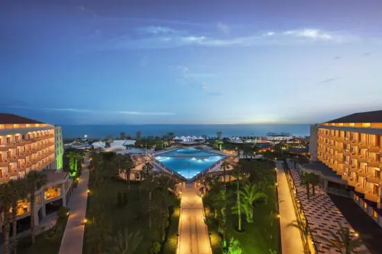 7 nuits tout compris à l'hôtel Kaya Belek, y compris 3 greenfees par personne au Kaya Palazzo Golf, Antalya Golf Club - Pasha & Sultan Courses et visite guidée d'Antalya