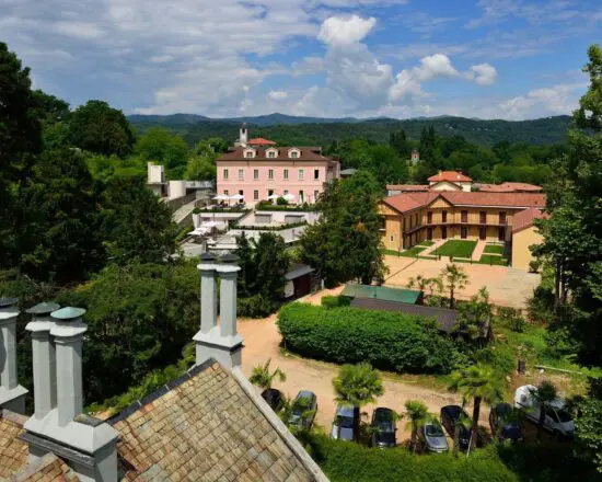 8 Nächte im Hotel Castello Dal Pozzo mit Frühstück und 4 Greenfee je Person (Golfclub Bogogno, Dei Laghi, Des Iles Borromees und Castelconturbia) Plus 1 Abendessen in einem Restaurant aus unserem kulinarischen Programm.